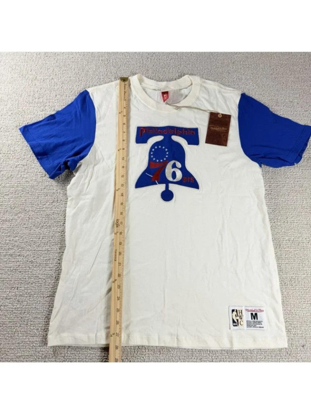 Mitchell & Ness Philadelphia 76ers Embroidered T-Shirt Beige Blue Men’s Size M - Picture 4 of 7